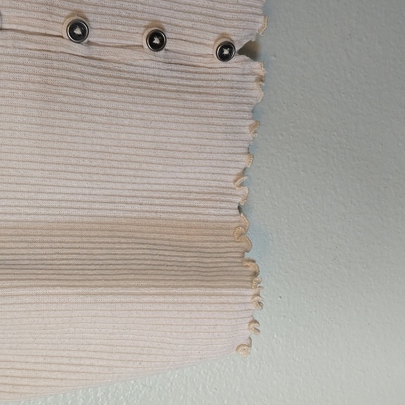 American Eagle | Cream Ruffle Edge Short Sleeve Top Size XL - Picture 6 of 9